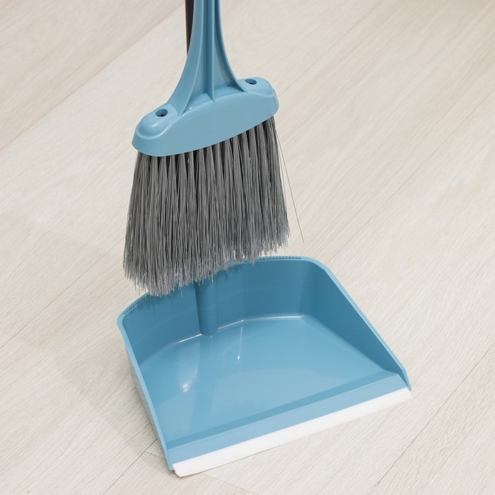 Веник с совком «Ленивка», 19,5×25×90 см, цвет голубой Веник с совком «Ленивка», 19,5×25×90 см, цвет голубой