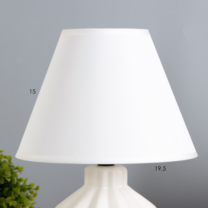 Лампа настольная "Грани" 1х25Вт E14 белый 20х20х30см RISALUX