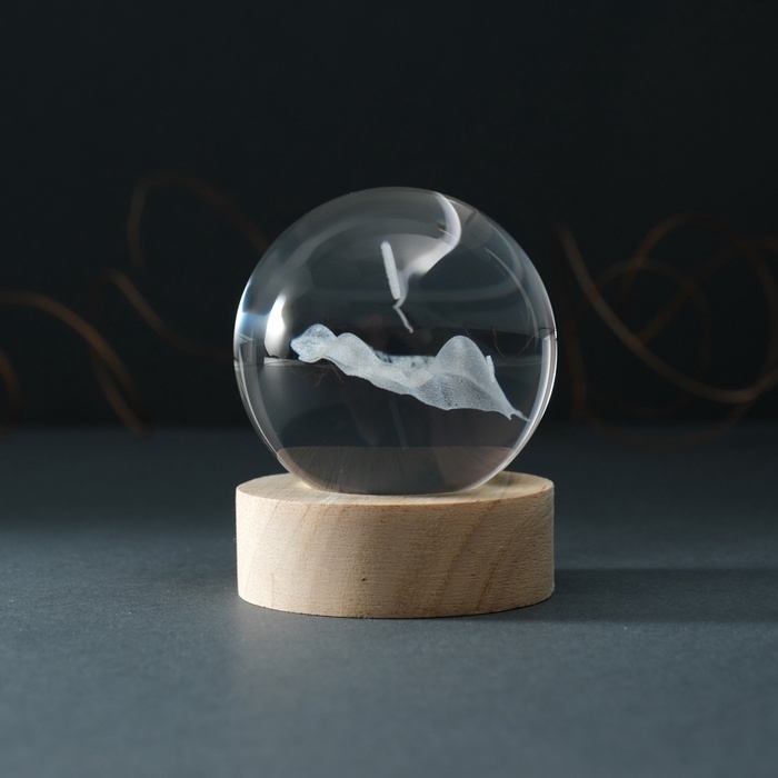 Сувенир стекло подсветка Сувенир стекло подсветка "Шар. Геометрия Горы" d=6 см подставка дерево, USB