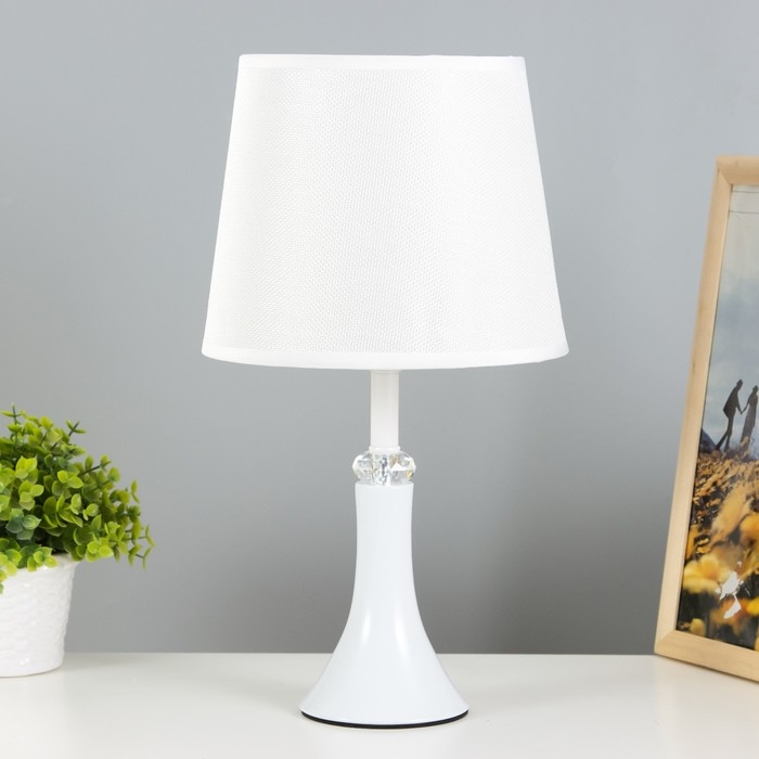 Настольная лампа "Падер" E27 40Вт белый 21х21х38 см RISALUX