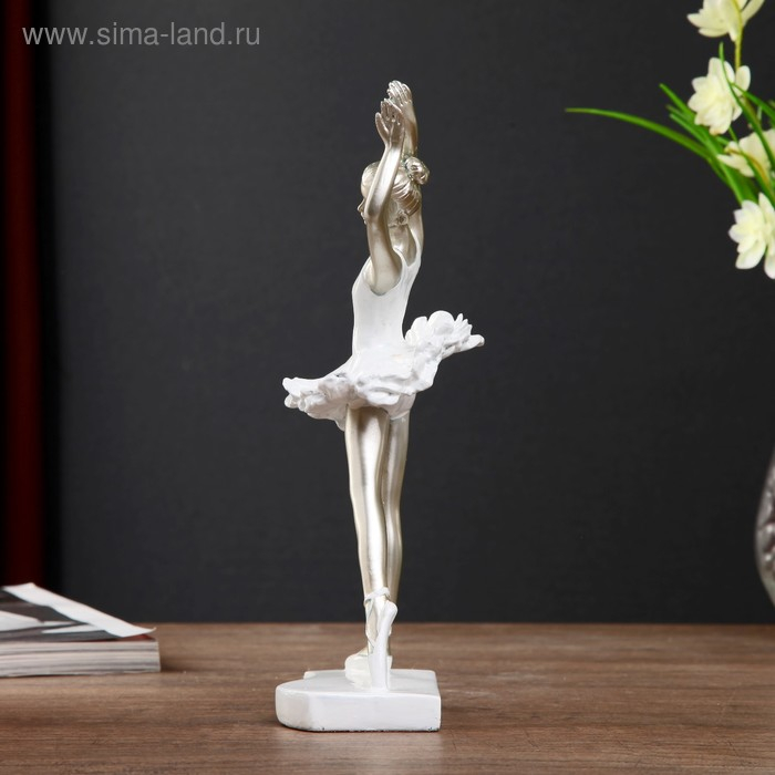 Сувенир полистоун "Изящная балерина в белой пачке" 24 см