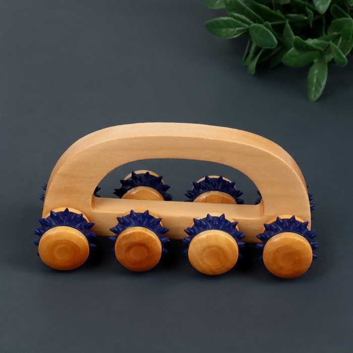 Массажёр с шипами &laquo;Гусеница&raquo;, 15 &times; 6,8 &times; 6,5 см, универсальный, с ручкой, 8 колёс, деревянный, цвет МИКС