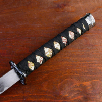 Сув. изделие катаны 3в1 на подставке, ножны ткань, драконы золото на бежевом 47/70/89см Сув. изделие катаны 3в1 на подставке, ножны ткань, драконы золото на бежевом 47/70/89см