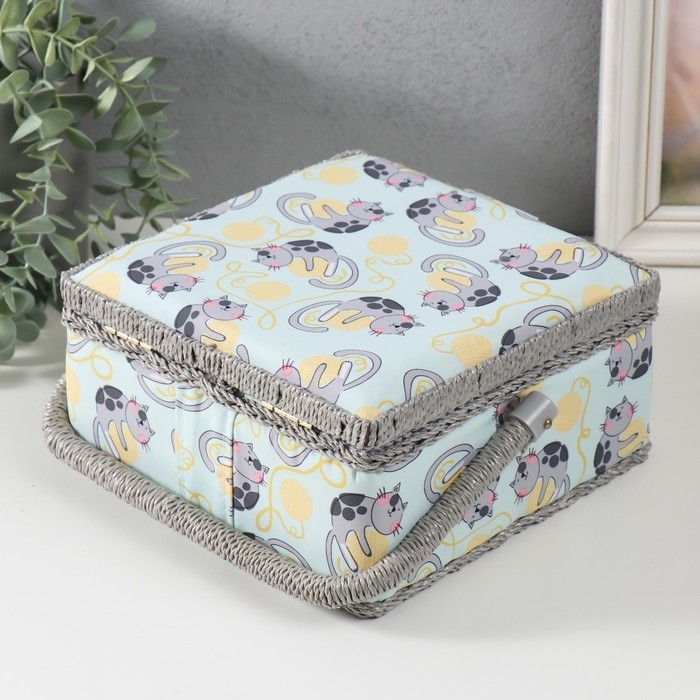 Шкатулка для рукоделия Шкатулка для рукоделия "Котята на клубках" 20х20х11 см