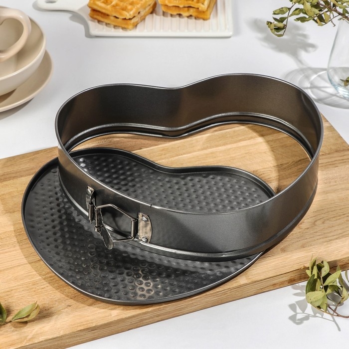 Набор форм для выпечки разъёмных Доляна «Элин. Сердце», 3 предмета: 23/25/29×6 см, антипригарное покрытие, цвет чёрный Набор форм для выпечки разъёмных Доляна «Элин. Сердце», 3 предмета: 23/25/29×6 см, антипригарное покрытие, цвет чёрный