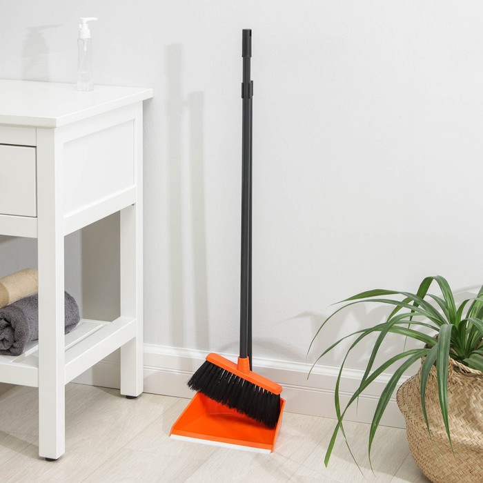 Щётка для пола с совком &laquo;Ленивка&raquo;, 19,5&times;25&times;90 см, цвет оранжевый