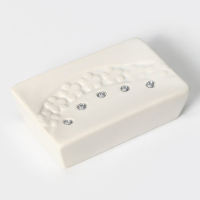 Набор аксессуаров для ванной комнаты Доляна &laquo;Цветочный барельеф&raquo;, 4 предмета (дозатор 270 мл, мыльница, 2 стакана 210 мл), цвет белый