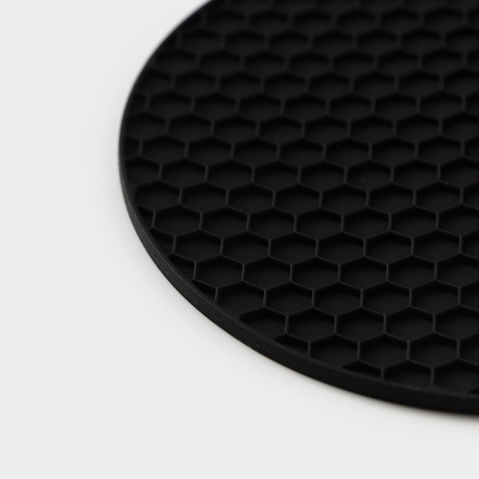 Коврик - подставка под горячее силиконовый, d=140 мм, толщина=3.5 мм, цвет черный Коврик - подставка под горячее силиконовый, d=140 мм, толщина=3.5 мм, цвет черный