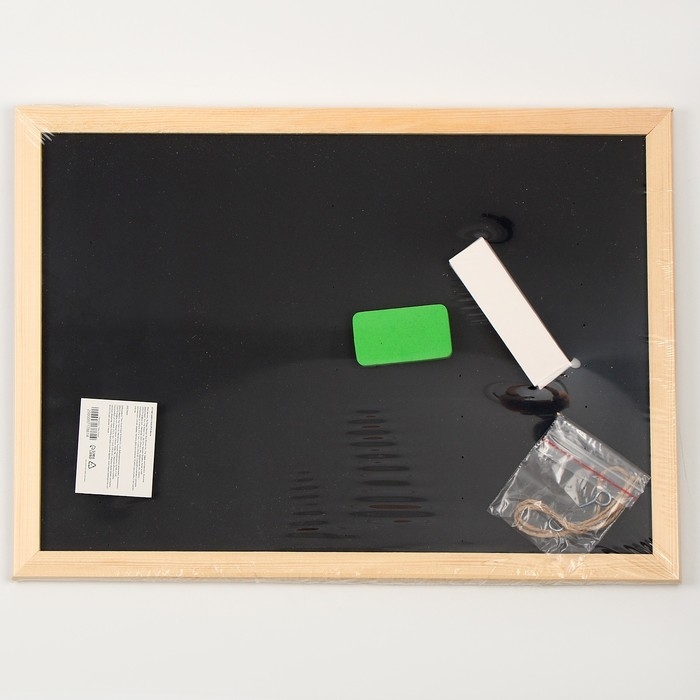 Доска меловая для рисования и записей односторонняя, 35 &times; 25 &times; 1,5 см, набор мелков и губка