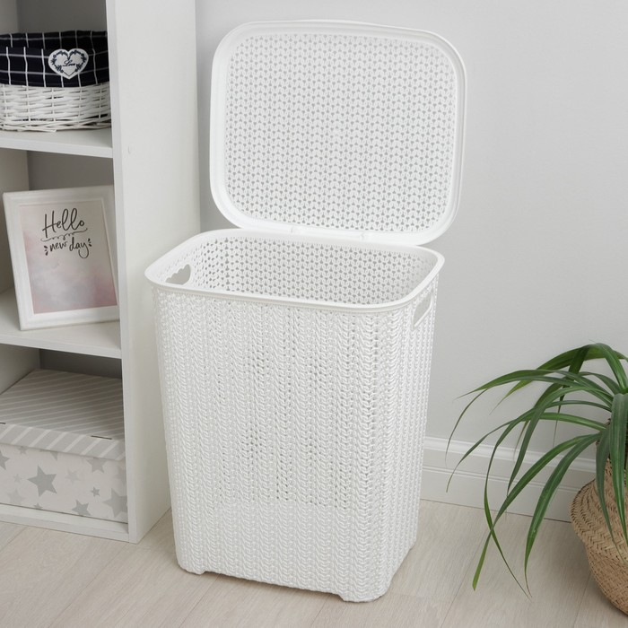 Корзина бельевая с крышкой &laquo;Вязь&raquo;, 60 л, 44&times;36&times;52 см, цвет белый