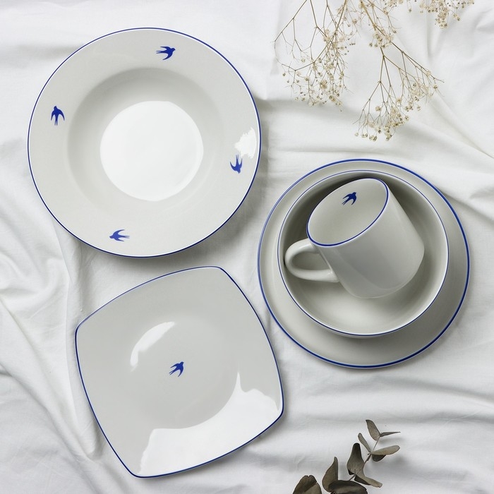 Тарелка плоская керамическая «Ласточка», 18 х 18 см, цвет белый Тарелка плоская керамическая «Ласточка», 18 х 18 см, цвет белый