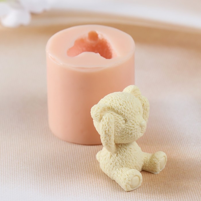 Молд силиконовый Молд силиконовый "Мишка руки у ушей" (издел. 4х3,5х4,5см)