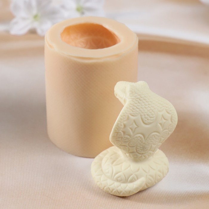 Молд силиконовый "Змея №7" 7,5х5,5х5 см