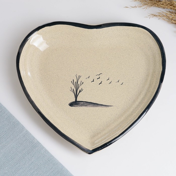 Тарелка "Сердце" 23х22см, лирика