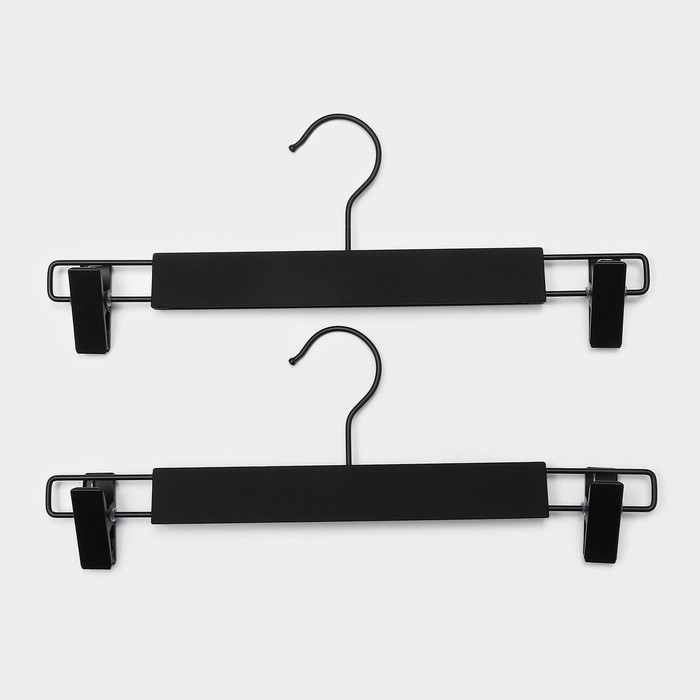 Вешалки для брюк и юбок LaDо́m Soft-touch, 32,5&times;13 см, 2 шт, с зажимами, цвет чёрный