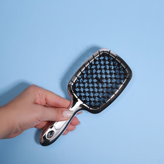 Расчёска массажная, широкая, вентилируемая, с гальваническим покрытием, 8,5 × 20,5 см, PVC коробка, цвет МИКС Расчёска массажная, широкая, вентилируемая, с гальваническим покрытием, 8,5 × 20,5 см, PVC коробка, цвет МИКС