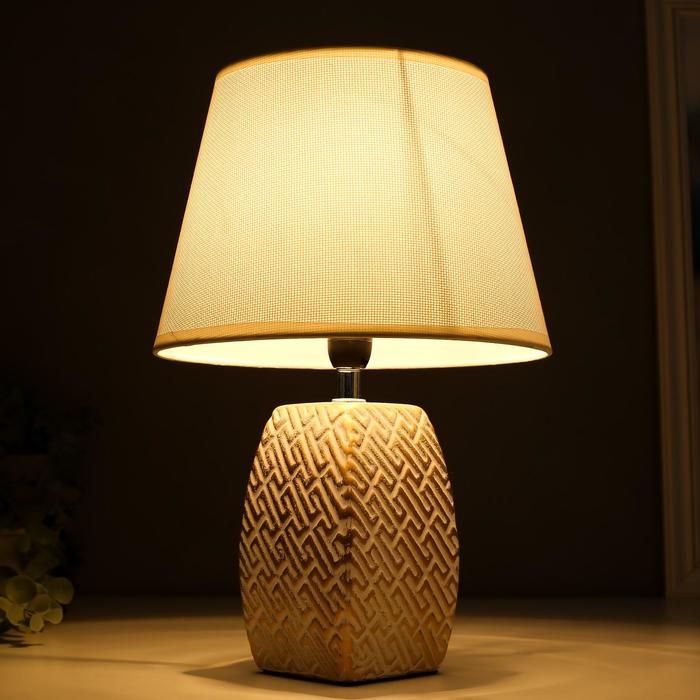 Лампа настольная 16444/1WT E14 40вт бело-золотой 22х22х34 см RISALUX