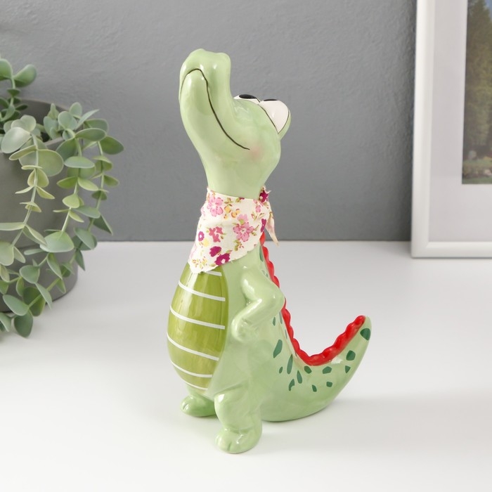 Сувенир керамика Сувенир керамика "Крокодил с косынкой" зелёный 14,2х9,5х24,5 см