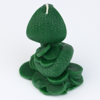 Новогодняя свеча интерьерная &laquo;Новый год: Змея на монетках&raquo;, зелёная, 78 х 61 х 52