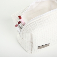 Косметичка на молнии TEXTURA, цвет белый Косметичка на молнии TEXTURA, цвет белый
