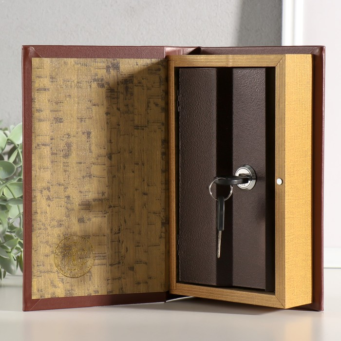 Сейф-книга дерево кожзам Сейф-книга дерево кожзам "Книга мудрых мыслей о финансах" тиснение 21х13х5 см