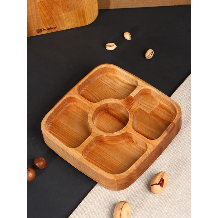 Подарочный набор деревянной посуды Adelica, доска сервировочная, менажница 5 секций, масло для пропитки в подарок 100 мл, берёза Подарочный набор деревянной посуды Adelica, доска сервировочная, менажница 5 секций, масло для пропитки в подарок 100 мл, берёза