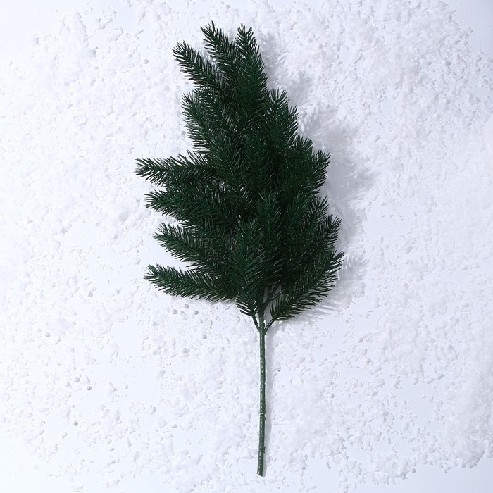 Декор &laquo;Ветвь пушистой ели&raquo;