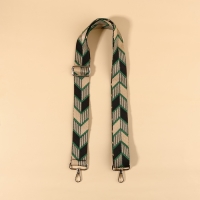 Ручка для сумки &laquo;Орнамент стрелки&raquo;, стропа, с карабинами, 139 &plusmn; 3 &times; 3,8 см, цвет зелёный/чёрный