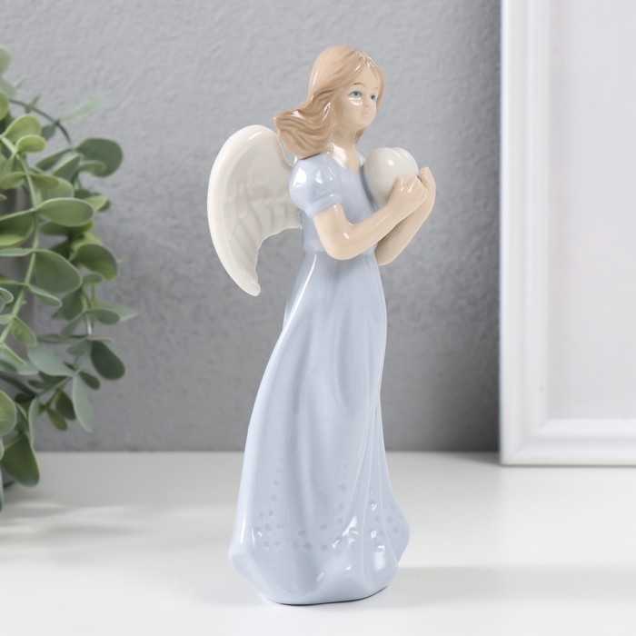 Сувенир керамика Сувенир керамика "Ангел в голубом платье с сердцем на ветру" 18х8х6 см
