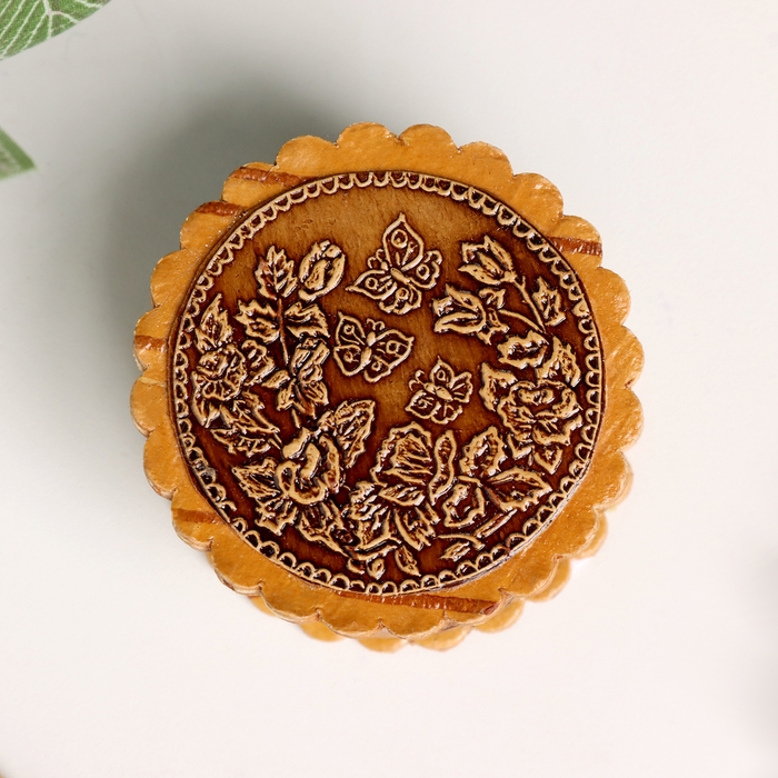 Шкатулка "Бабочки над цветами", 40 х 25 мм, береста