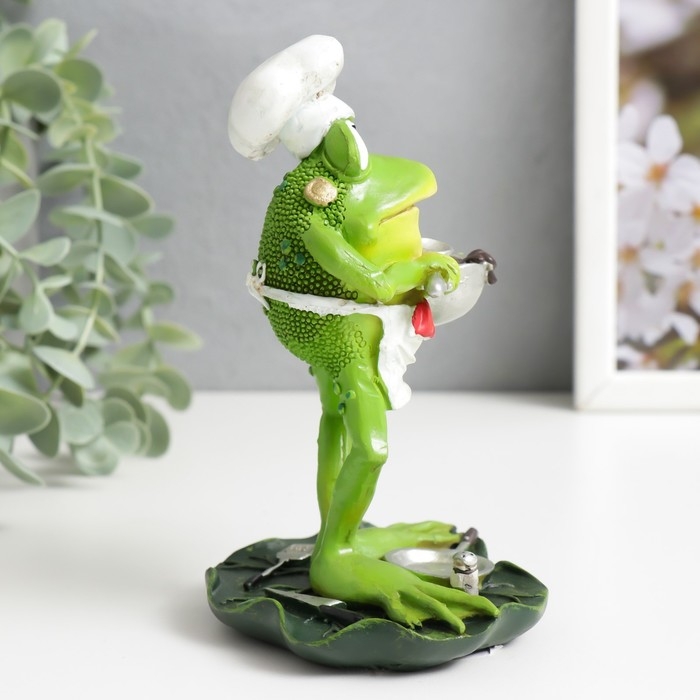 Сувенир полистоун Сувенир полистоун "Лягуха - повар/полицейский" МИКС 14,5х9,5х8 см