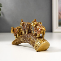 Сувенир полистоун "Бронзовые слоны с попоной из арабского ковра на роге" 9х14х4 см