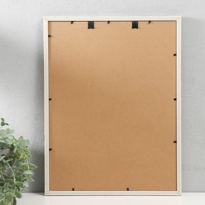 Фоторамка пластик 30х40 см "Перламутр с золотой рамкой" 32х42 см