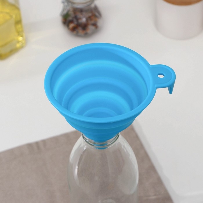 Воронка силиконовая складная Доляна &laquo;Ред&raquo;, 13,5&times;10&times;10 см