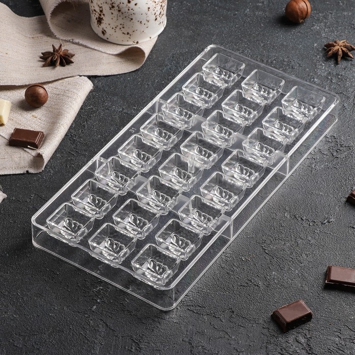 Форма для конфет и шоколада KONFINETTA «Ягодный лист», 27,5×17,5×2,5 см, 24 ячейки 2,7×2,5×1,2 см, цвет прозрачный Форма для конфет и шоколада KONFINETTA «Ягодный лист», 27,5×17,5×2,5 см, 24 ячейки 2,7×2,5×1,2 см, цвет прозрачный