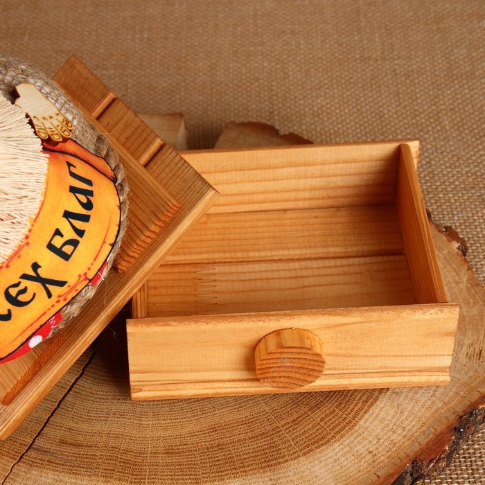 Домовой Харитоныч "Всех благ", на сундуке, 24 х 14 см, микс