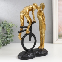 Сувенир полистоун "Поцелуй, пара, моноцикл и воздушный шар" золото 26х17х11 см Сувенир полистоун "Поцелуй, пара, моноцикл и воздушный шар" золото 26х17х11 см