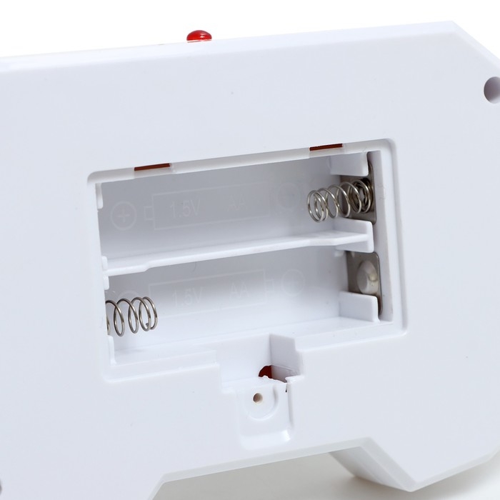 Робот &laquo;Атакер&raquo;, радиоуправление, голосовое управление, свет, звук, с аккумулятором