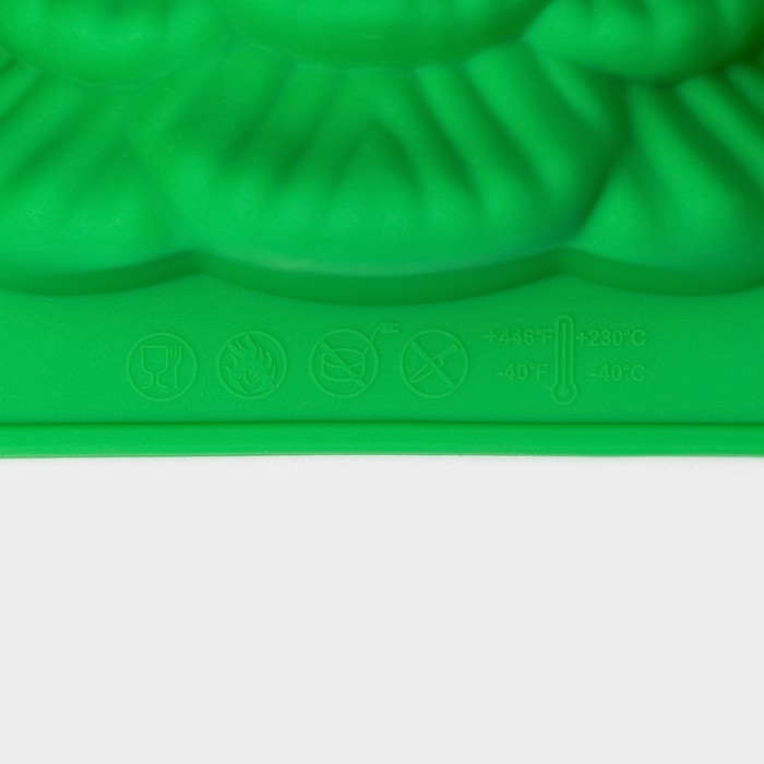 Форма для выпечки новогодняя Доляна «Ёлки», силикон, 31,5×19×3 см, 5 ячеек (10×8,8×3 см), цвет зелёный Форма для выпечки новогодняя Доляна «Ёлки», силикон, 31,5×19×3 см, 5 ячеек (10×8,8×3 см), цвет зелёный