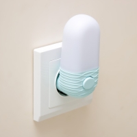 Ночник "Алиса" LED 1Вт голубой 4,5х6,5х9,5 см RISALUX Ночник "Алиса" LED 1Вт голубой 4,5х6,5х9,5 см RISALUX