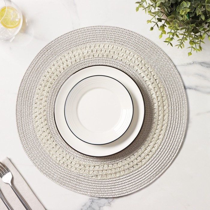 Салфетка сервировочная на стол Доляна &laquo;Оскар&raquo;, d=38 см, цвет бежевый