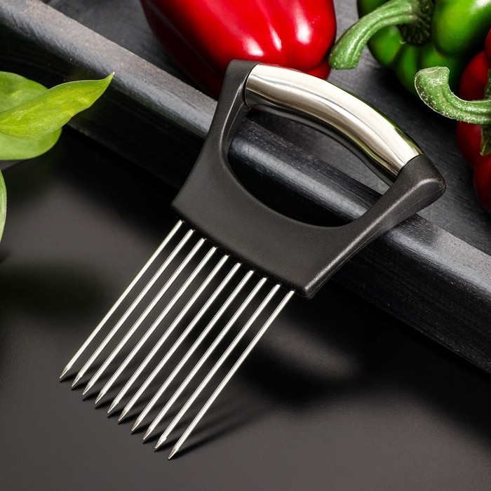 Держатель для нарезки лука Magistro, нержавеющая сталь, цвет чёрный Держатель для нарезки лука Magistro, нержавеющая сталь, цвет чёрный