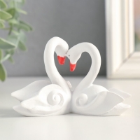 Сувенир полистоун "Два белых лебедя с розами" 3,2х9,5х6,2 см Сувенир полистоун "Два белых лебедя с розами" 3,2х9,5х6,2 см
