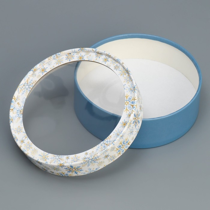 Коробка для макарун тубус с окном &laquo;Снежинки&raquo;, 16 х 16 х 5 см, Новый год