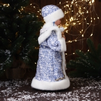 Снегурочка "В шубке с орнаментом" двигается, с подсветкой, 40х20 см, синий Снегурочка "В шубке с орнаментом" двигается, с подсветкой, 40х20 см, синий