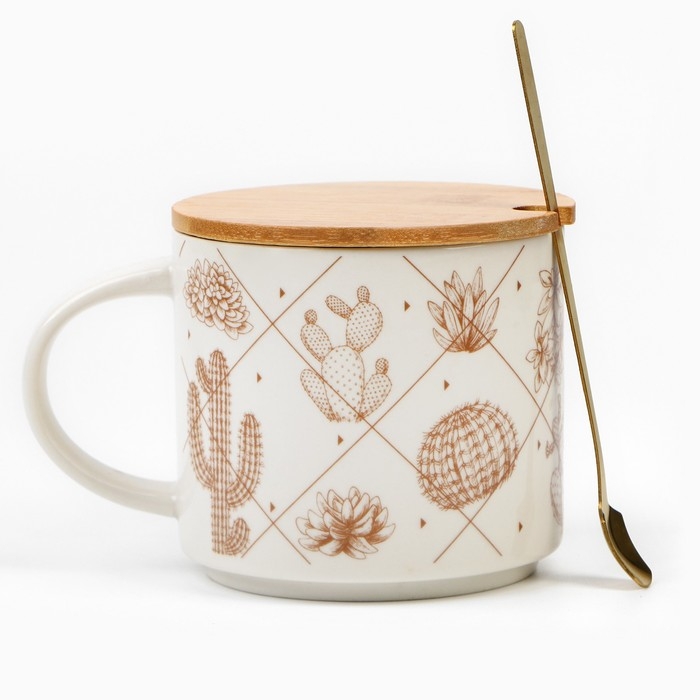 Кружка керамическая с крышкой и ложкой &laquo;Кактусы&raquo;, 470 мл, цвет бежевый