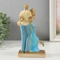 Сувенир полистоун "Нежная встреча" бело-голубой 6х8х19,5 см