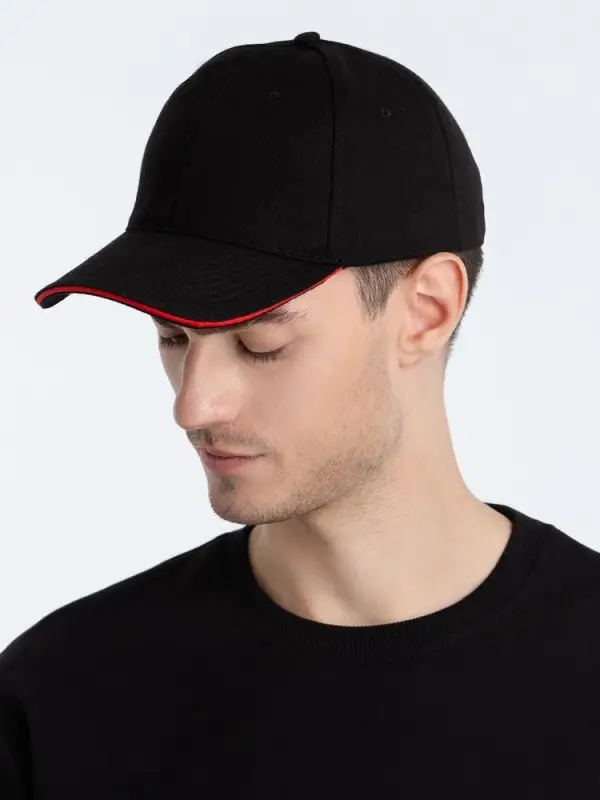 Бейсболка Buffalo, черная с красным Бейсболка Buffalo, черная с красным