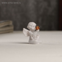 Сувенир полистоун "Белоснежный ангел с красным шариком" 3,5х3х2,2 см