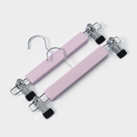 Вешалки для брюк и юбок LaDо́m Brillant, 28&times;12&times;2,8 см, 2 шт, деревянные, с зажимами, цвет розовый